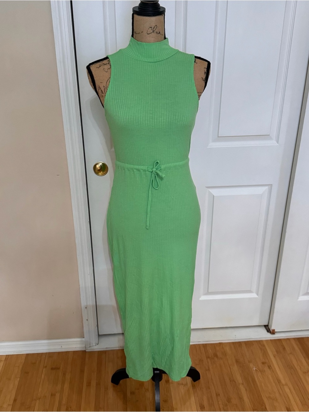 ASOS DRESS SZE 4